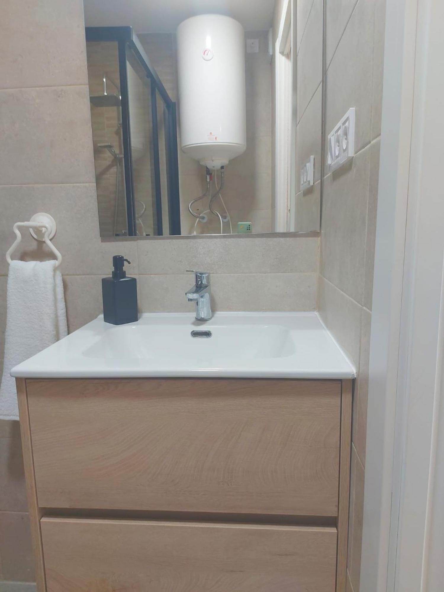 Estudio Luminoso En Puerto Marina Benalmádena Zewnętrze zdjęcie